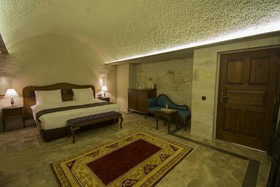 Artemis Cave Suites