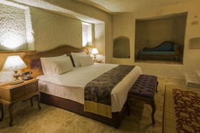 Artemis Cave Suites
