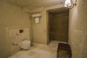 Artemis Cave Suites