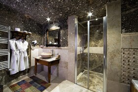 Aza Cave Hotel