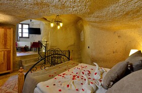 Caftan Cave Suites