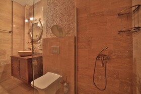 Caravanserai Inn Hotel