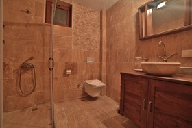 Caravanserai Inn Hotel