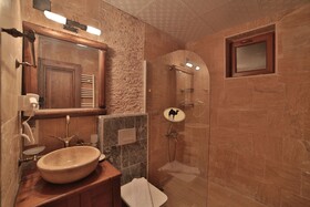 Caravanserai Inn Hotel