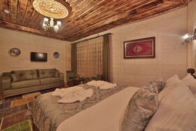 Caravanserai Inn Hotel