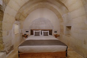 Concept Cave Suites