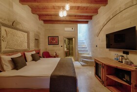 Concept Cave Suites