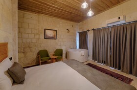 Concept Cave Suites