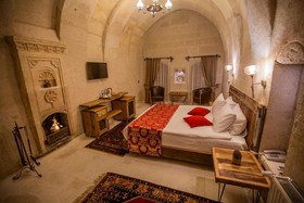 Divan Cave House