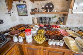 Divan Cave House