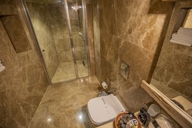 Divan Cave House