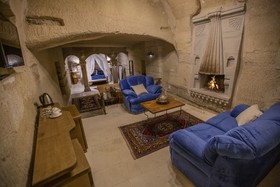 Divan Cave House