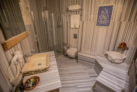 Divan Cave House