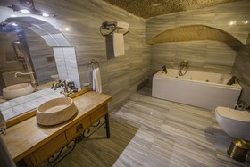 Divan Cave House