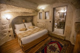 Divan Cave House