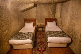 Divan Cave House