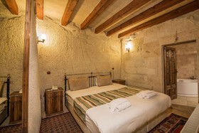 Elegance Cave Suites