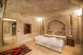Elegance Cave Suites