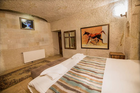 Elegance Cave Suites