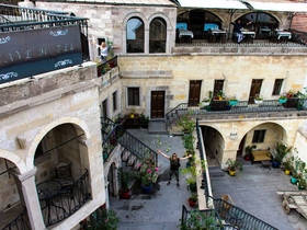 Elegance Cave Suites