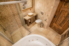 Elegance Cave Suites