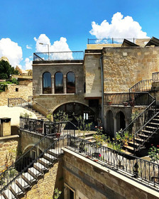 Elegance Cave Suites