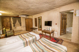 Elegance Cave Suites