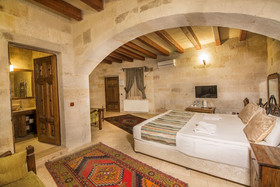 Elegance Cave Suites