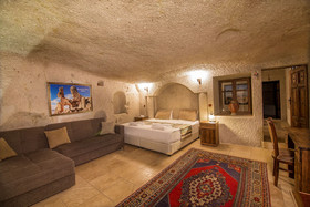 Elegance Cave Suites