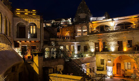 Elegance Cave Suites