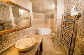 Elegance Cave Suites
