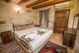 Elegance Cave Suites
