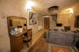 Elegance Cave Suites