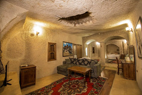 Elegance Cave Suites
