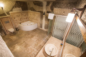 Elegance Cave Suites
