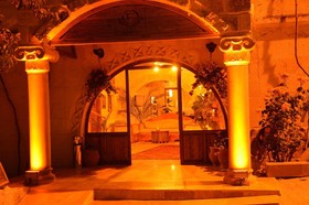 Elite Cave Suites