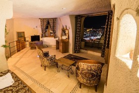 Elite Cave Suites