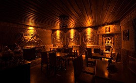 Elite Cave Suites