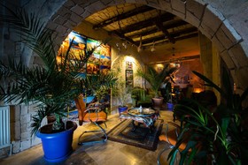 Elite Cave Suites