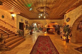 Elite Cave Suites