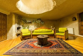 Elite Cave Suites