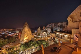 Elite Cave Suites