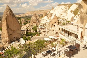Elite Cave Suites