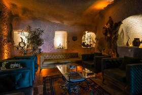 Elite Cave Suites