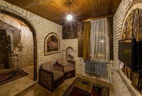 Elite Cave Suites