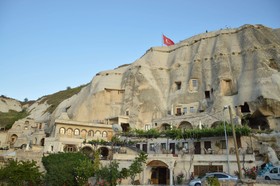 Elite Cave Suites