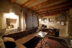 Emilys Cave House