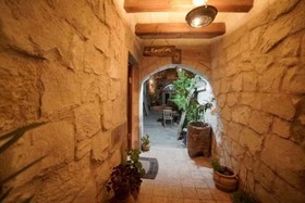 Emilys Cave House
