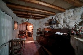Emilys Cave House