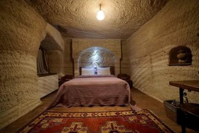 Emilys Cave House